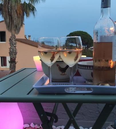 Suite avec tropezienne vue mer Hyères Extérieur photo