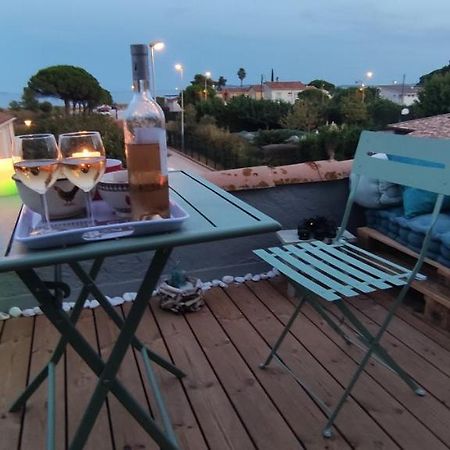 Suite avec tropezienne vue mer Hyères Extérieur photo