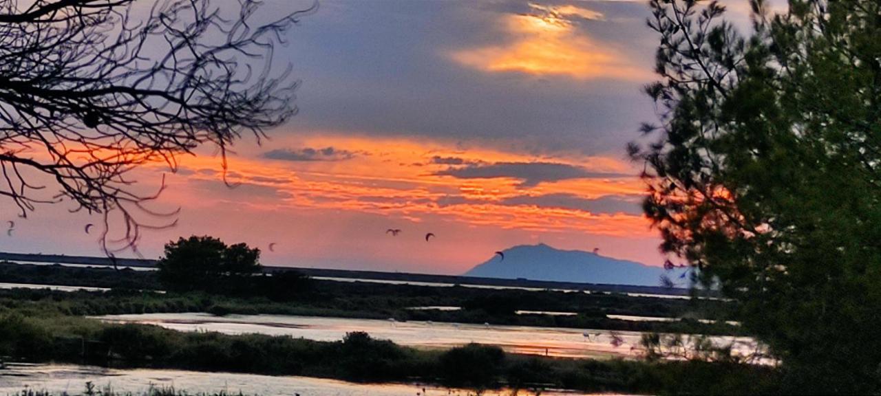 Suite avec tropezienne vue mer Hyères Extérieur photo