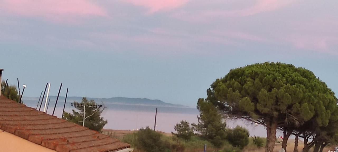 Suite avec tropezienne vue mer Hyères Extérieur photo