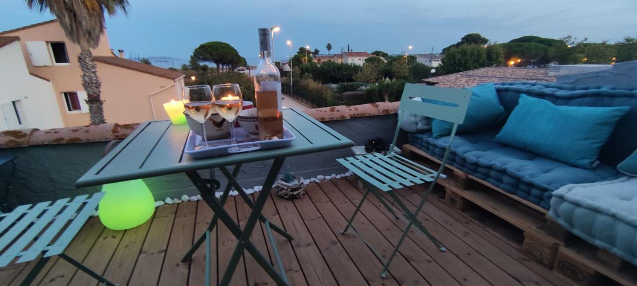 Suite avec tropezienne vue mer Hyères Extérieur photo